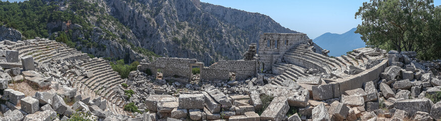 The amphitheater was built in the II century BC according to the classical Roman principle....