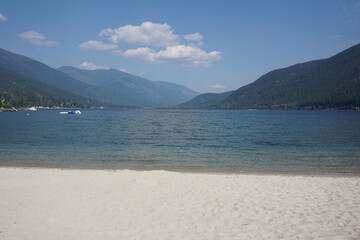 Fototapeta premium Scenic View of Six Mile Beach in Nelson, British Columbia