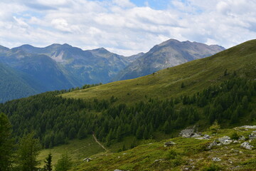 Fototapeta premium Schöne Landschaft im Ultental in Südtirol 