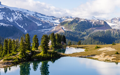 Scenic View of Elfin Lakes Hike in Squamish, BC, Amid Mountaintop Bliss