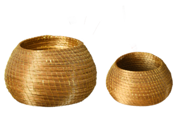 Handicraft basket, golden grass