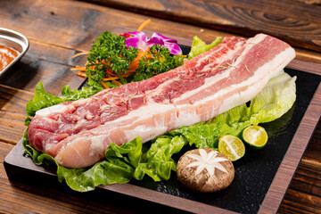 Aged Bone-in Pork Belly (Korean Samgyeopsal) – Thick-Cut Marbled Pork Belly with Rib Bone, Dry-Aged for Deep Flavor, Ideal for Korean BBQ Grilling and Premium Meat Dishes
