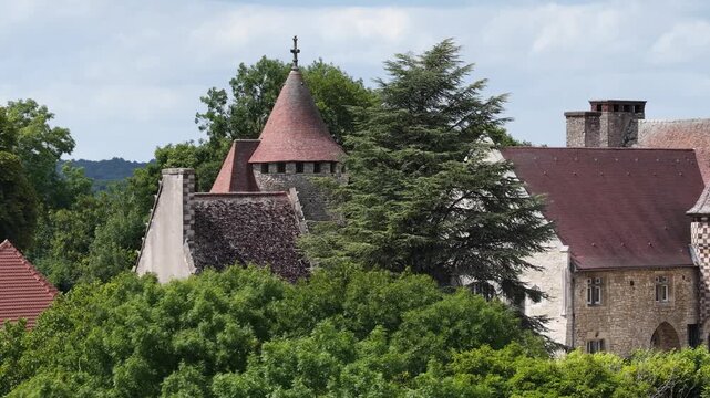 Le magnifique ch&acirc;teau du village d'Hattonch&acirc;tel dans la Meuse, en Lorraine