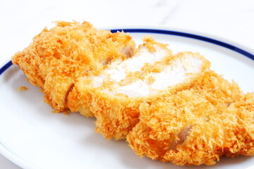 トンカツ - 揚げ立てでサクサクの食感の、おいしいトンカツ（ロースカツ）
