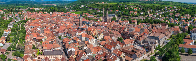 Obraz premium Aerial panoramic view of the Alsace village of Obernai