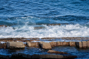 鬼の洗濯板と夏の波
