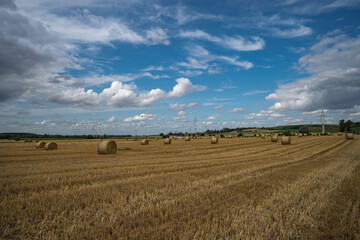 Mons en Pévèle, France, le 15 juillet 2025 : Paysage de la campagne de Mons en Pévèle, village du Nord de la France en région Hauts de France