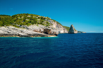 Obraz premium Scenic Coastal Cliffs and Blue Sea