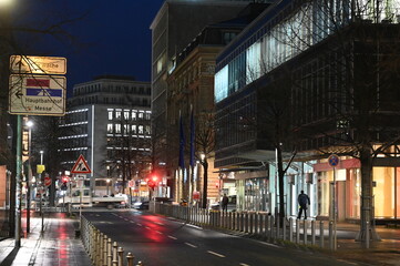 Strasse in Frankfurt, abends