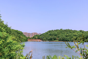 Fototapeta premium The natural scenery of Donghu Mountain Park in Deyang City, Sichuan Province, China