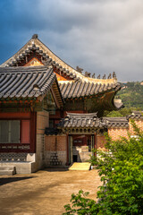 Naklejka premium Traditional Korean Hanok House