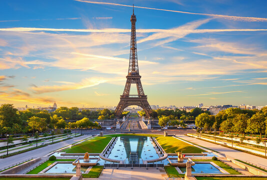 Eiffel Tower beautiful view, famous image of Paris, France