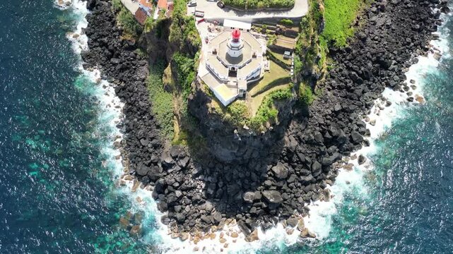 Isole Azzorre - Portogallo. Il faro di Arnel. Isola di Sao Miguel