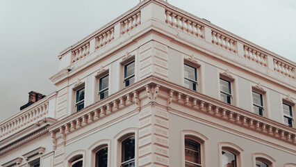 Fototapeta premium Historic London townhouse with classic architecture and elegant urban atmosphere