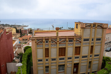 Coastal lookout from Jardins de Sant Antoni in Tarragona, Catalonia, Spain. Sweeping views of the Mediterranean Sea and the historic city’s skyline.