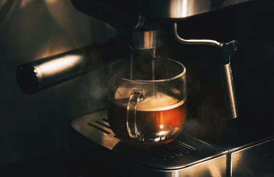 Making coffee in a coffee machine