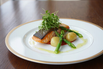 Pan-Seared Salmon with Asparagus, Baby Potatoes, and Microgreens: Elegant Gourmet Dish