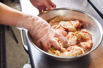 唐揚げ作るとこ