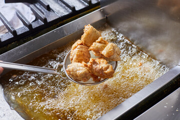 唐揚げ作るとこ