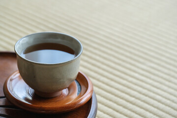 和風インテリアに映える日本茶の時間