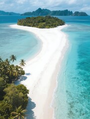 Obraz premium White sand and crystal clear waters of Onuk Island in Balabac, Palawan, Philippines