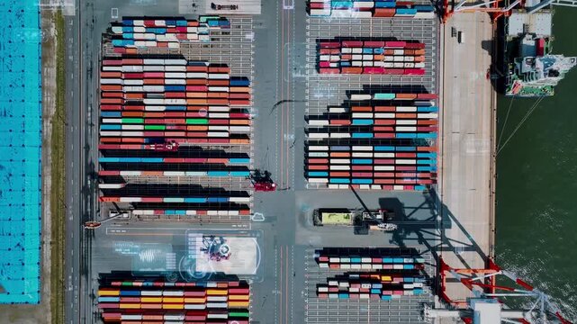 コンテナ、物流、DX、テクノロジー、テック、コンテナヤード、真俯瞰、ドローン、空撮、未来、デジタルトランスフォーメーション、システム、貿易、トレーサビリティ、港湾、運輸、サプライチェーン、輸送、倉庫、輸出、輸入、グローバル、AI、IoT、ICT、自動化、5G、データ連携、クラウド、センサー、RFID、SCM、B2B、デジタルツイン、インフラ、監視、追跡、セキュリティ、リアルタイム、マッピング、GI