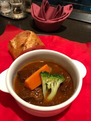 vietnamese stewed beef with bread