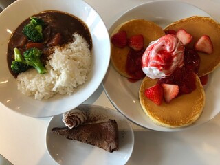 curry and rice with pancake and cake