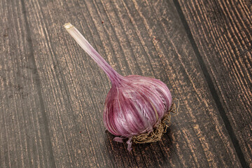 Ripe fresh garlic for cooking