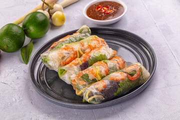 Vietnamese spring roll with prawn