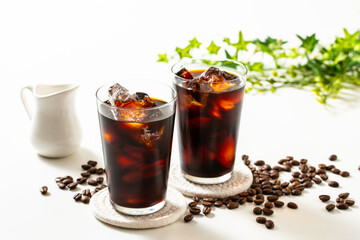 アイスコーヒーとコーヒー豆
