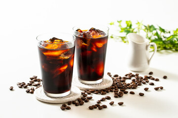 アイスコーヒーとコーヒー豆