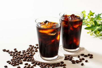 アイスコーヒーとコーヒー豆