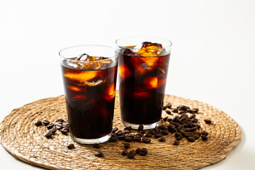 アイスコーヒーとコーヒー豆
