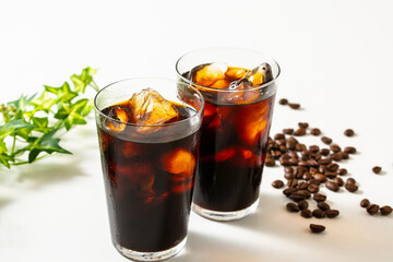 アイスコーヒーとコーヒー豆