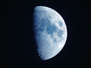 blue half moon © ralph
