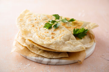 Vegan flatbreads with tomato sauce