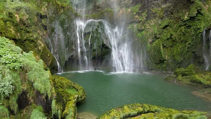 Fleecedeken met foto Bos rivier Italy, Umbria, Spectacular drone view of the Marmore Falls with water falling from above in a natural setting of unique beauty with pools of green water immersed in the lush nature  © andrea