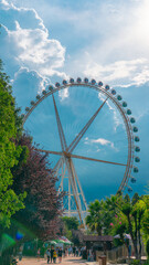 Fototapeta premium ferris wheel on a sunny day
