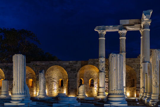 Apollo Tempel in Side bei Nacht