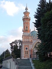 Obraz premium Historic Mukhtarov Mosque on Terek River embankment, Vladikavkaz, North Ossetia, Russia