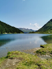 Obersee – Alpenidylle am klaren Bergsee