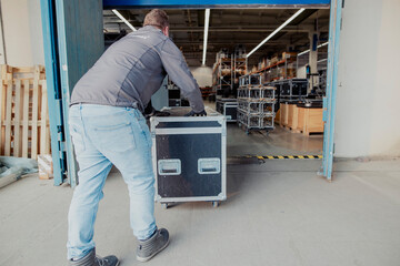 Event Logistics Essentials: From Cases to Rigging, truck loading, Event Logistic, event stock, rigging roll cases,flight cases