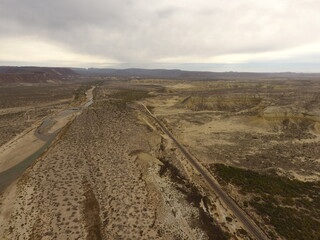 MONTAÑAS ROCOSAS DESERTICAS COSTERAS DEL OCEANO PACIFICO BAJA CALIFORNIA SUR MEXICO