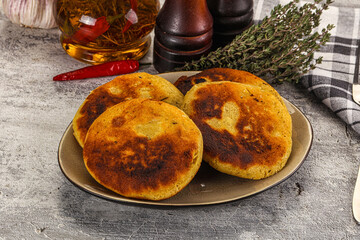 Georgian cuisine - Corn bread Mchadi