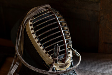 古びた剣道の防具	