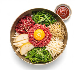 신선한 육회비빔밥의 정갈한 한 상, Fresh Yukhoe Bibimbap Elegant Presentation