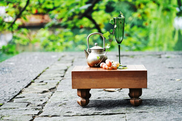 garden table with flowers