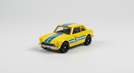 鮮やか黄色 ミニカー 力強く走る 精密なディテール スタジオ撮影. AI Generated