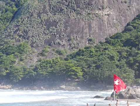 Bandeira Vermelha - Mar Agitado - Guarda Vida - GMAR - Prainha.